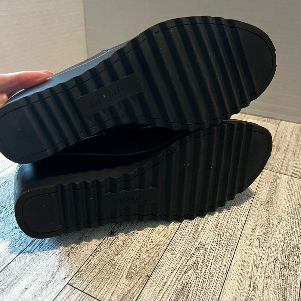 Life Stride Zora Wedge Shooties  Black Women’s Size 8.5M Comfy Witchcore